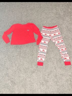 Womens Medium- two piece  bear PJ set.
